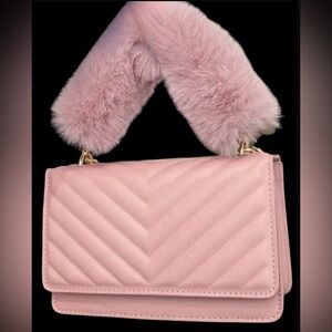 Pink, elegant, classy, buttoned up shoulder strap purse with fur handle 👛